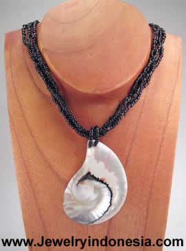 *** NAUTILUS SHELL NECKLACE ***