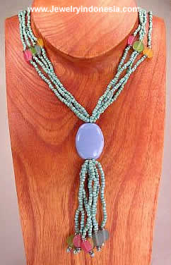 BEADS NECKLACE WITH GLASS BEADS