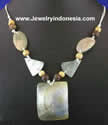 PEARL SHELL NECKLACE