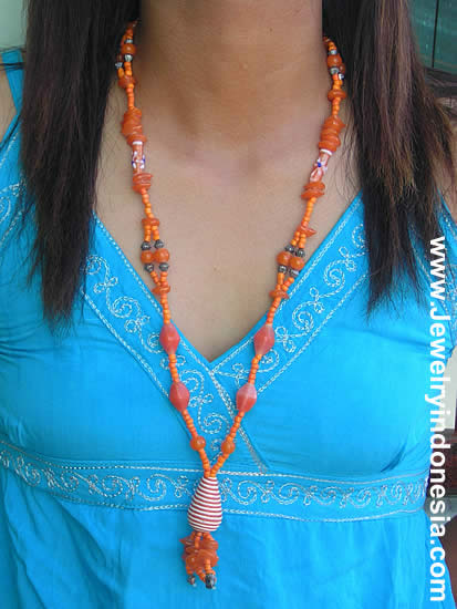 GLASS BEADS NECKLACES EXPORTS