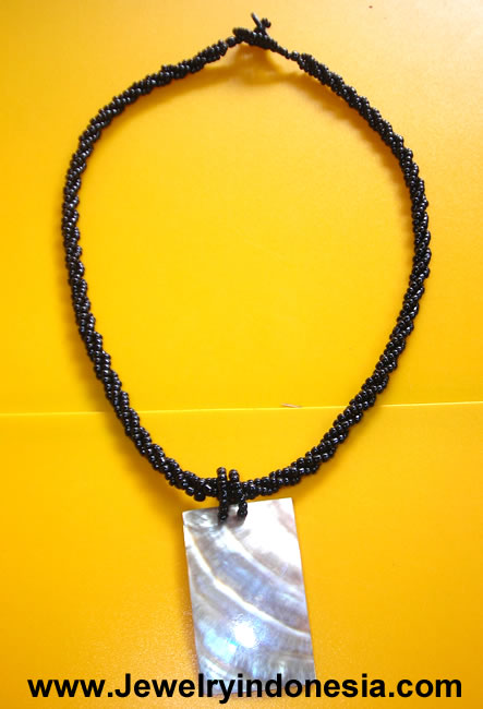 INDONESIA PEARL SHELL NECKLACES