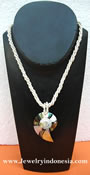 Fashion Jewelry from Bali Indonesia Shell Beads Necklaces Accessories