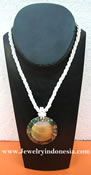 Fashion Jewelry from Bali Indonesia Shell Beads Necklaces Accessories