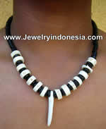 Sea Shell Claw Necklaces Jewelry from Bali Indonesia Sea Shell Jewelry Accessories Factory in Bali