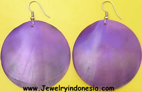 Mother of pearl shell earrings made in Bali