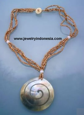 Beads Necklace with MOP