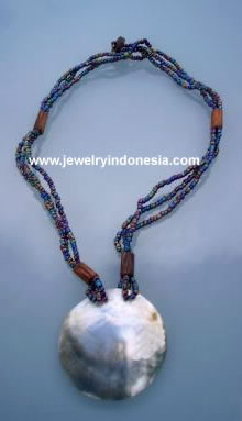 Beads Necklaces with Mother of Pearl Shell