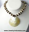 Wooden Beads Fish Bones Necklace with MOP Shell