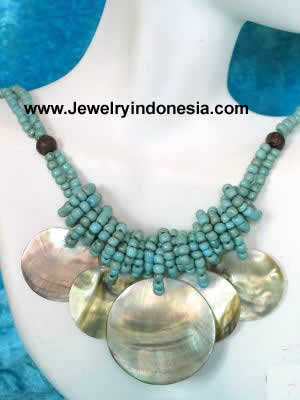 Beads Necklace with MOP Shells