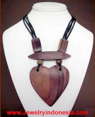 *** BEST SELLER ! MUST BUY ! *** Wooden Necklace