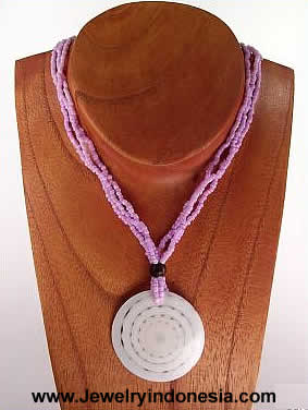 BEADS NECKLACE WITH SEA SHELL