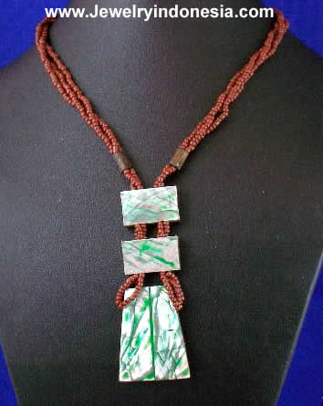 PAUA SHELL BEADS NECKLACE