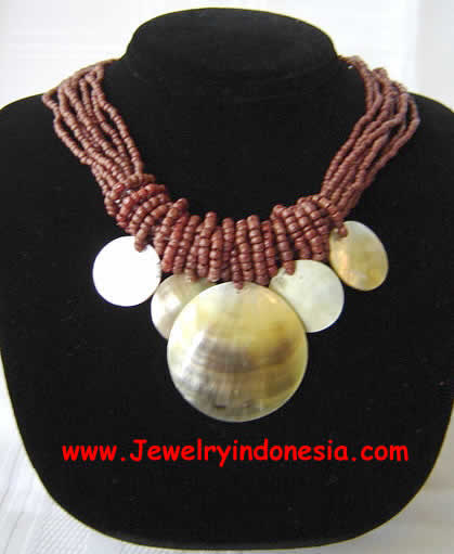 BEADED NECKLACE WITH PEARL SHELLS WHOLESALE BEADS NECKLACES COMPANY IN BALI