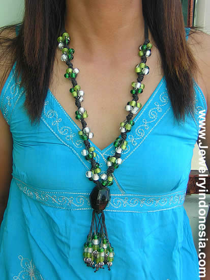 Glass Bead Necklace Set – Trinity Deluxe Ltd