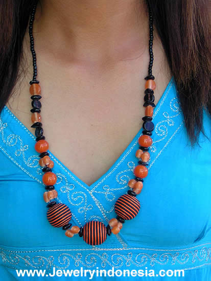 HANDMADE GLASS NECKLACES