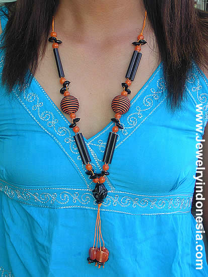 GLASS BEADS NECKLACES STORE