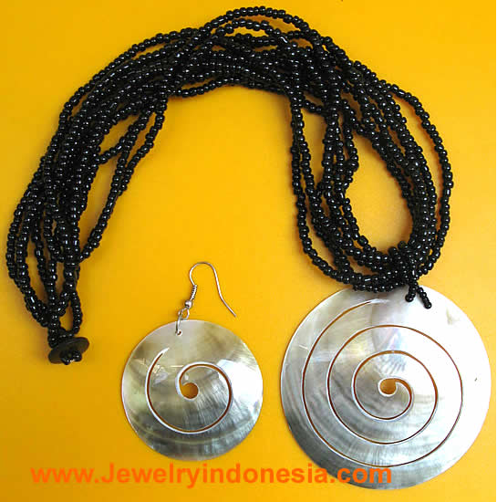 Beaded Necklace Earrings Sets Pearl Shells Bali