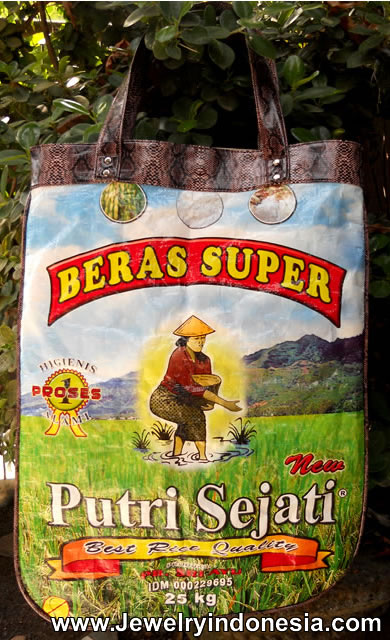 Recycle Plastic Bags from Bali Indonesia. Shoulder bag made of re use rice shack.