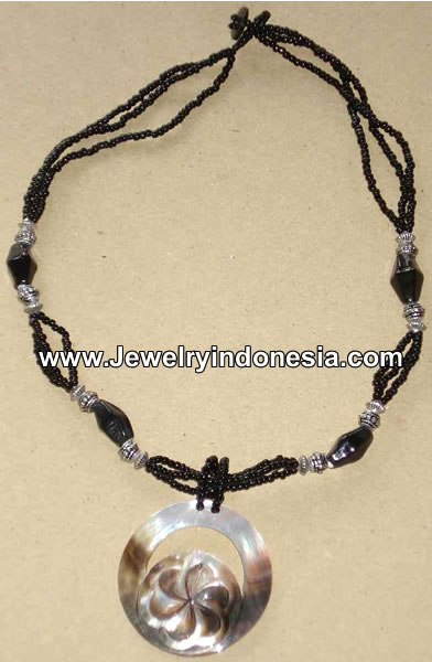 Beaded Necklaces With Pearl Shell Pendant Bali