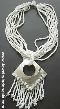 japanese pearl shell necklaces
