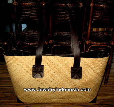 Rattan Bags With Leather Bali Indonesia