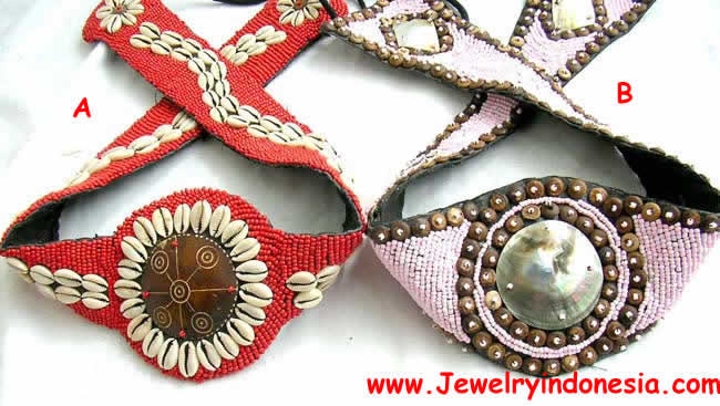 SEA SHELL AND PEARL SHELL BELT