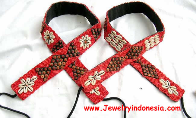 BEADS AND COWRY SHELLS BELT