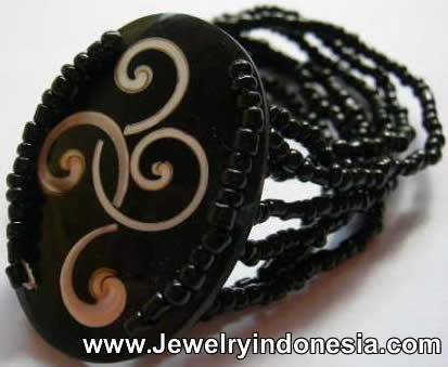 Resin Bracelet with Sea Shell