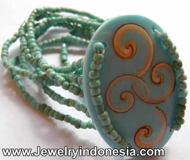 Resin Bracelet with Sea Shell