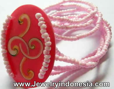 Resin Bracelet with Sea Shell