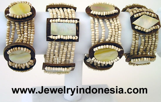 Fashion Bracelets Coco Shell Beads and Mother Pearl Shell from Bali Indonesia