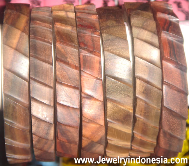CHEAP WOODEN BANGLE FROM BALI