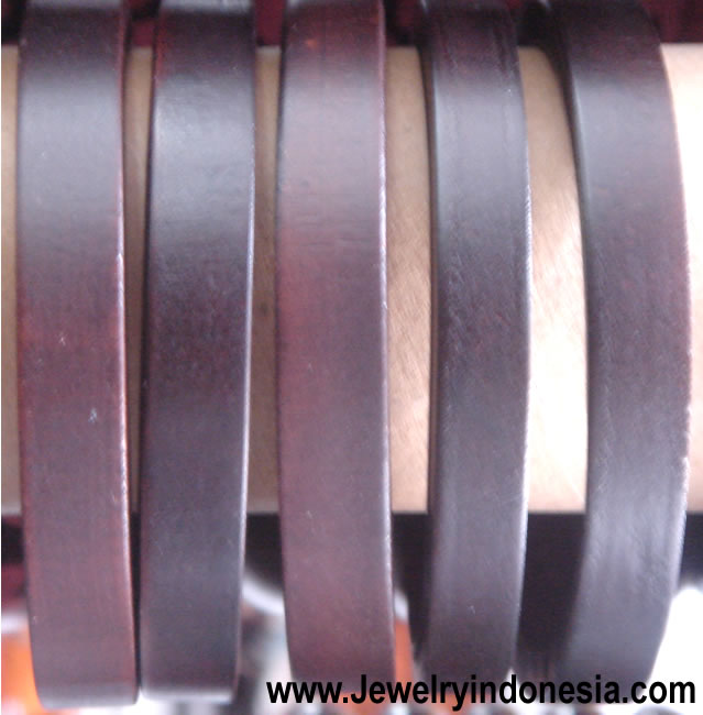 LEATHER BRACELETS FROM BALI