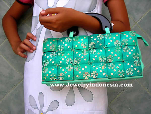Coco Shell Bags Producer