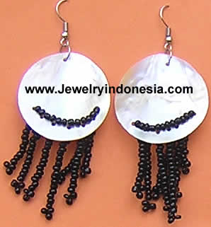 MOTHER PEARL SHELL AND BEADS EARRINGS FROM BALI INDONESIA