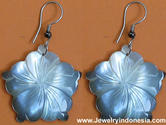 BALI PEARL SHELL EARRINGS JEWELRY INDONESIA FASHION ACCESSORIES