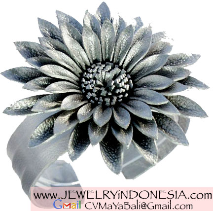 bracelets and fashion jewellery