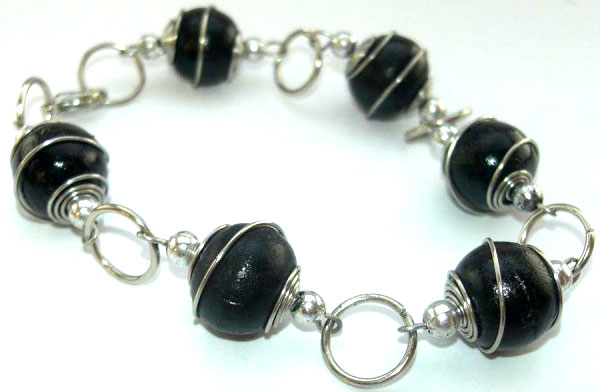 RESIN BRACELETS WITH SEA SHELLS