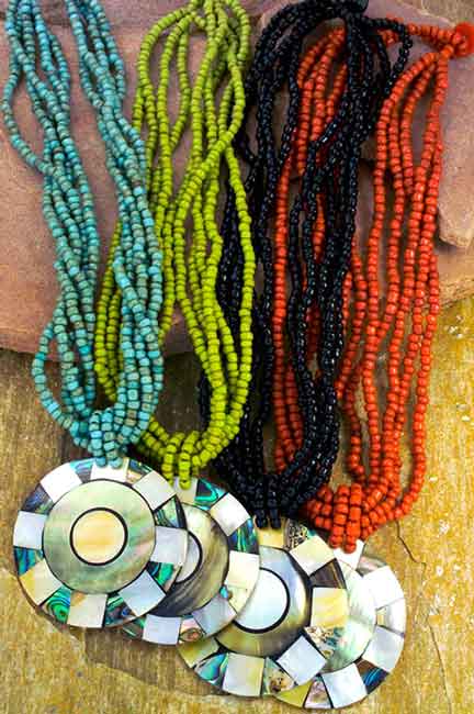 JiP4-14 Beaded Necklaces with Sea Shell Pendant