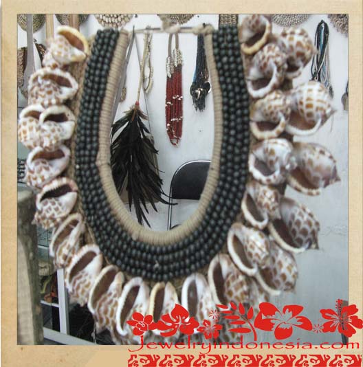 Jip76-1 Bali Ethnic Necklaces Shell Jewelry