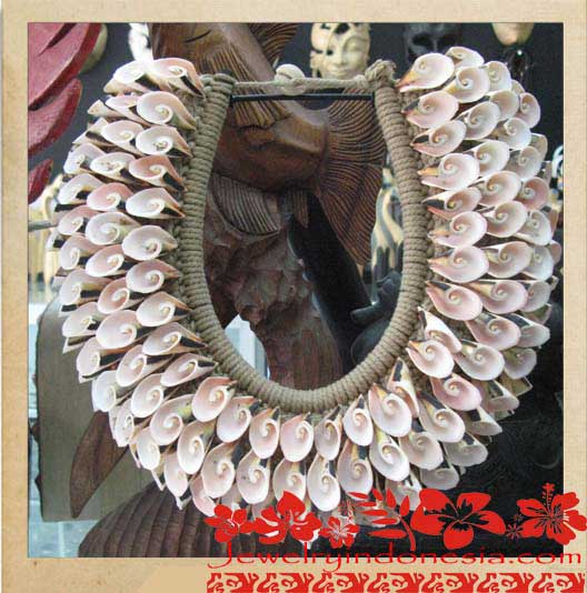 Jip76-10 Sea Shell Necklaces Bali