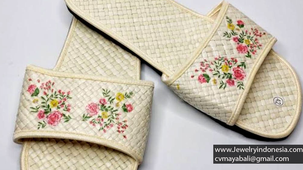 Natural organic straw jute seagrass pandanus hotel amenities sandals slippers footwear from Indonesia