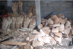 Store fixtures in Wood from Indonesia