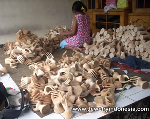 Wooden Jewelry Displays from Bali Jewelry Stands in Wood Bracelets Holders Necklace Shop Fixture Bust 