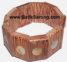 Wood and Shells Bracelet