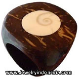 Wood Rings with Sea Shells from Bali Fashion Accessories