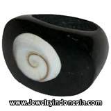 Wood Rings with Sea Shells from Bali Fashion Accessories