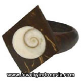 Wood Rings with Sea Shells from Bali Fashion Accessories