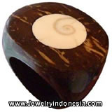 Wood Rings with Sea Shells from Bali Fashion Accessories