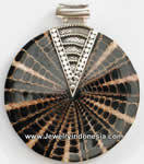 Silver Pendants Necklace with Shells